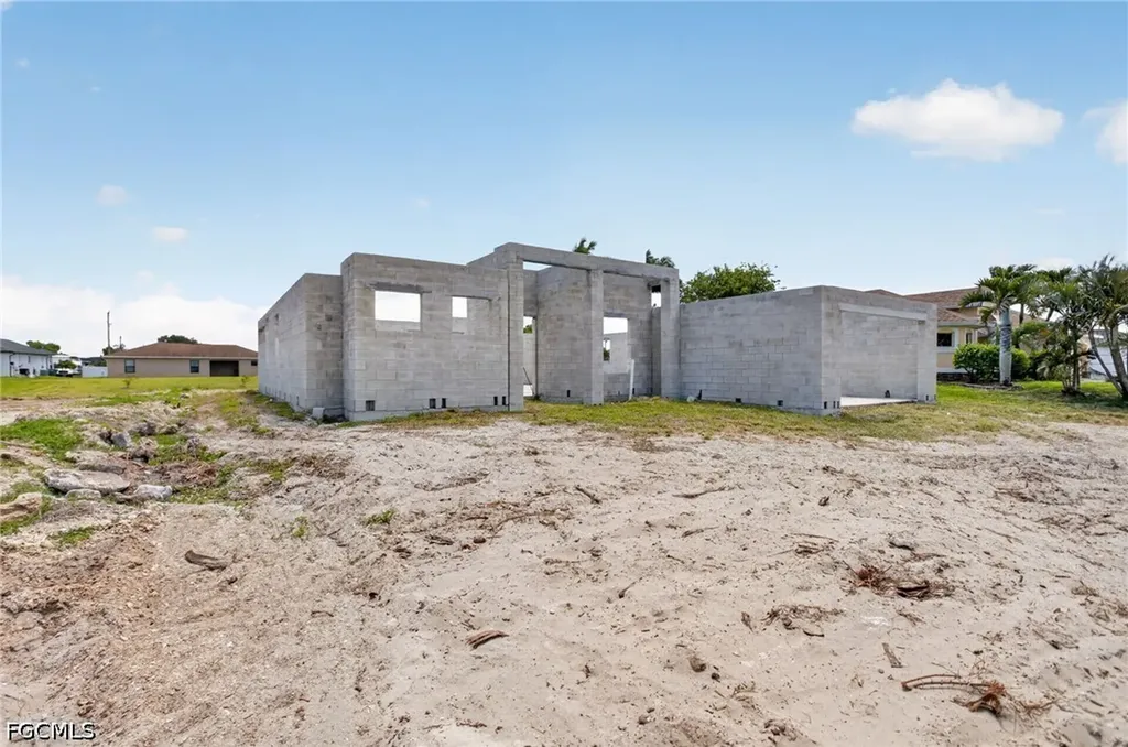1003 NE 10th Place Cape Coral FL 33909
