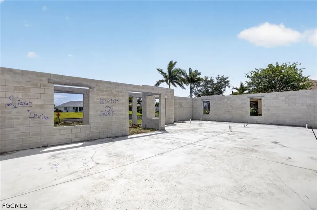 1003 NE 10th Place Cape Coral FL 33909