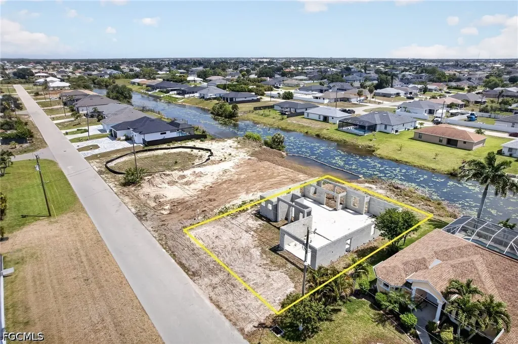 1003 NE 10th Place Cape Coral FL 33909