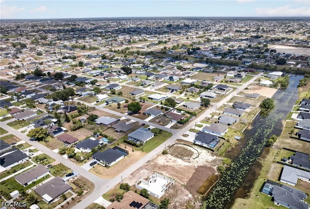 1003 NE 10th Place Cape Coral FL 33909