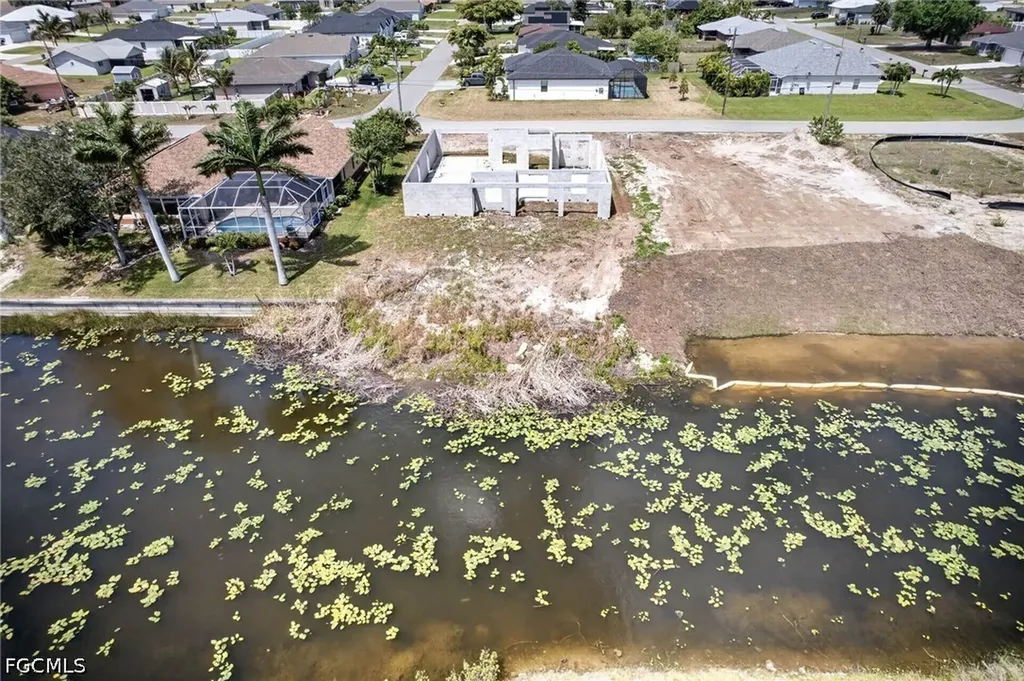 1003 NE 10th Place Cape Coral FL 33909