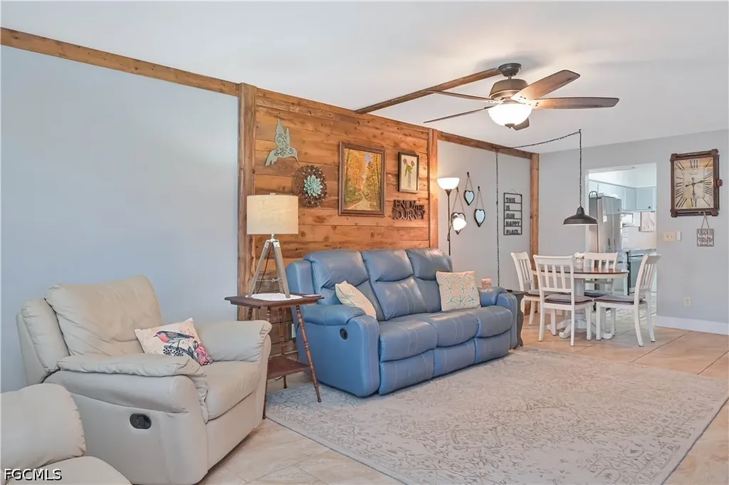 4711 SE 5th Avenue Cape Coral FL 33904