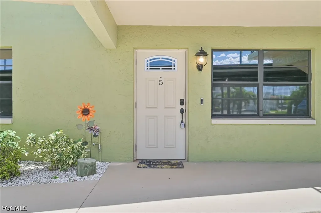 4711 SE 5th Avenue Cape Coral FL 33904