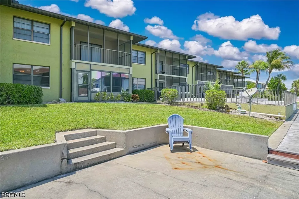 4711 SE 5th Avenue Cape Coral FL 33904