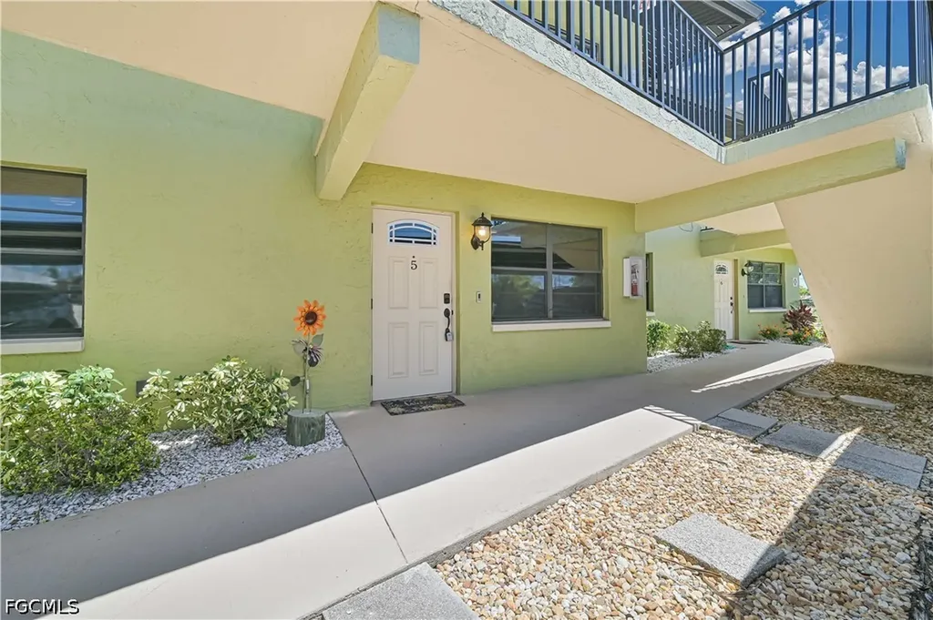 4711 SE 5th Avenue Cape Coral FL 33904