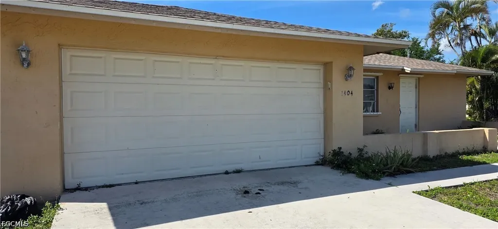 1404 SE 34th Terrace Cape Coral FL 33904