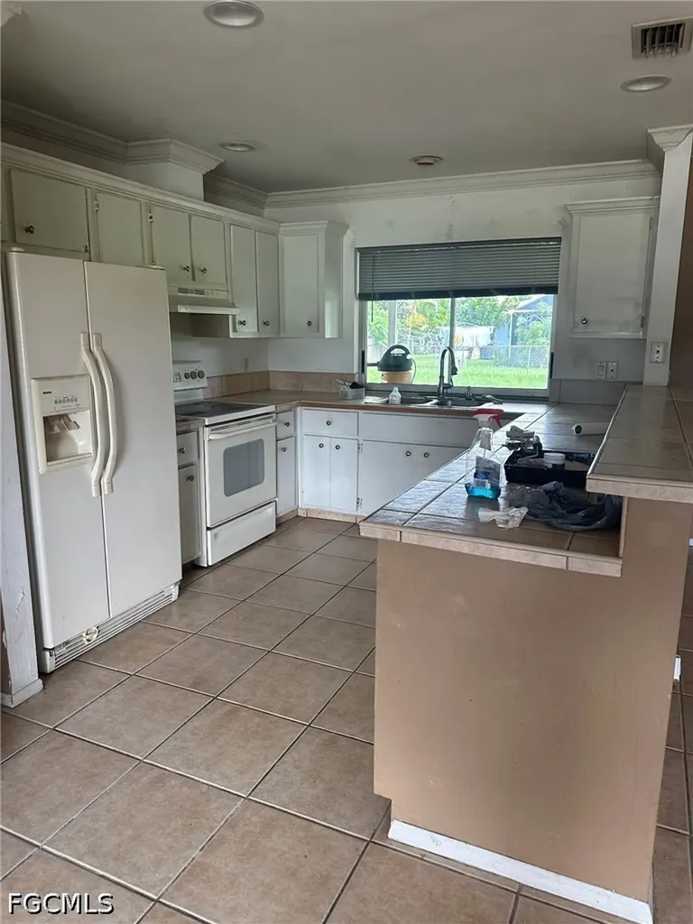 1404 SE 34th Terrace Cape Coral FL 33904