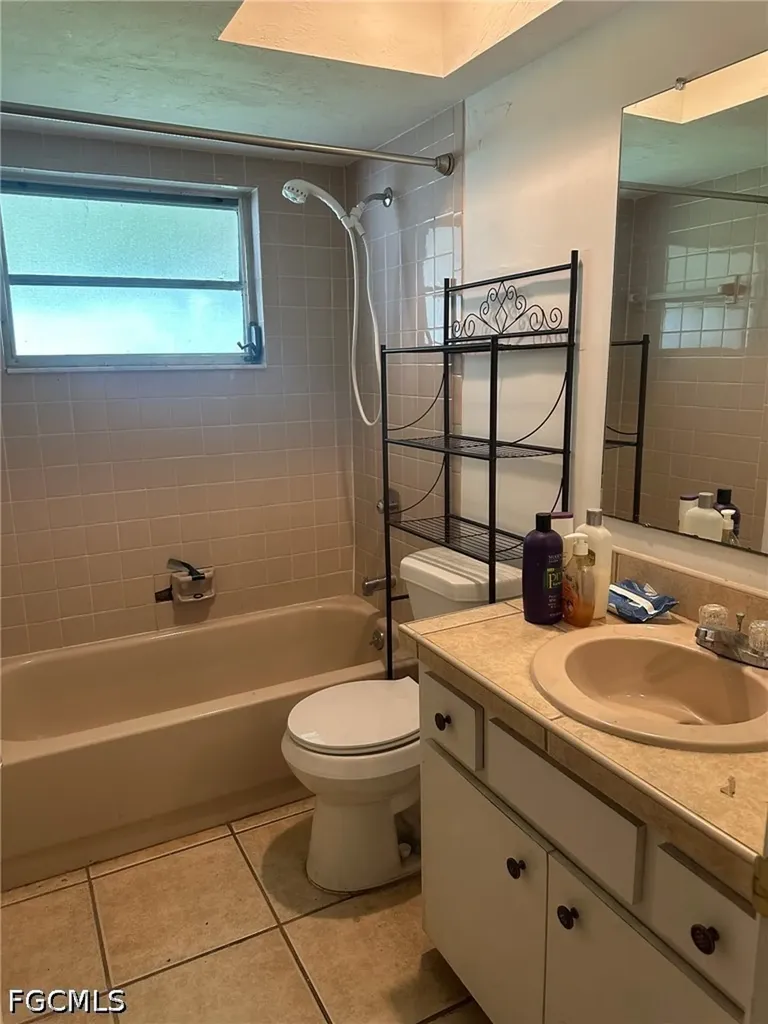1404 SE 34th Terrace Cape Coral FL 33904