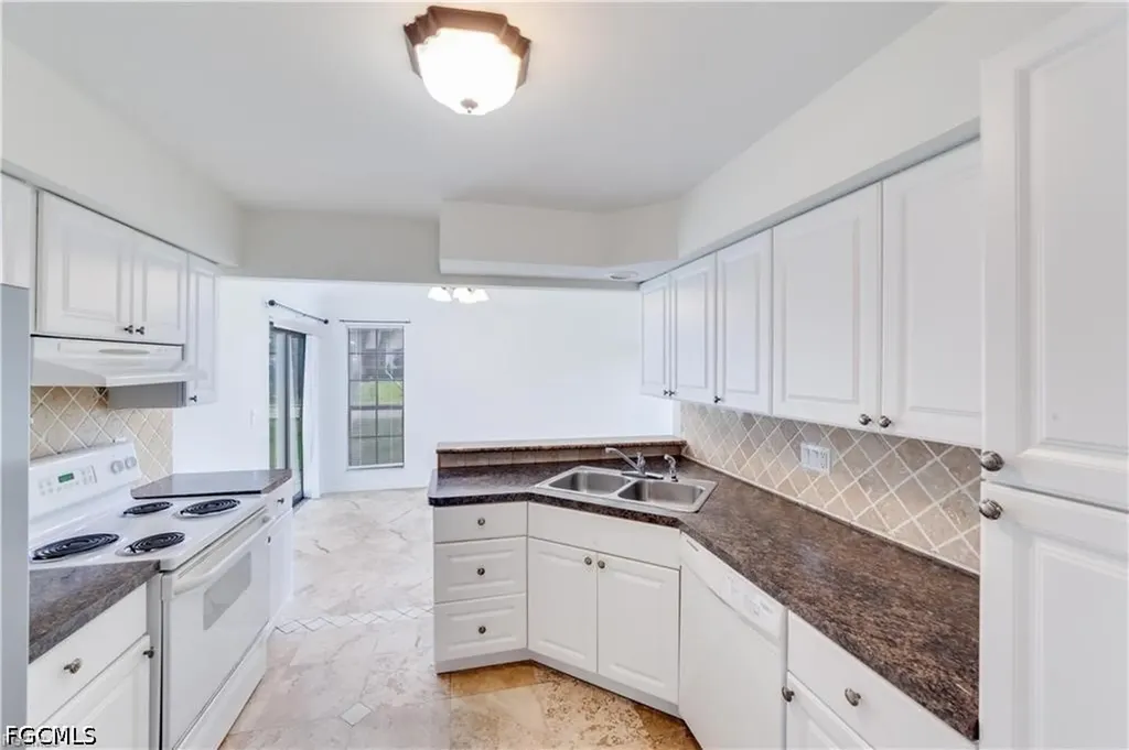 9225 Pineapple Road Fort Myers FL 33967