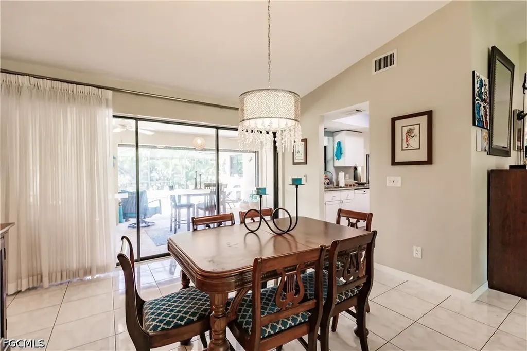627 SE 34th Street Cape Coral FL 33904