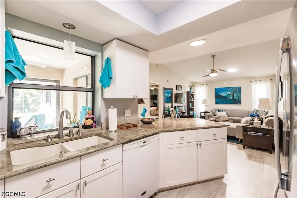 627 SE 34th Street Cape Coral FL 33904