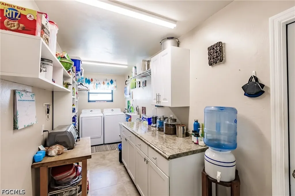 627 SE 34th Street Cape Coral FL 33904