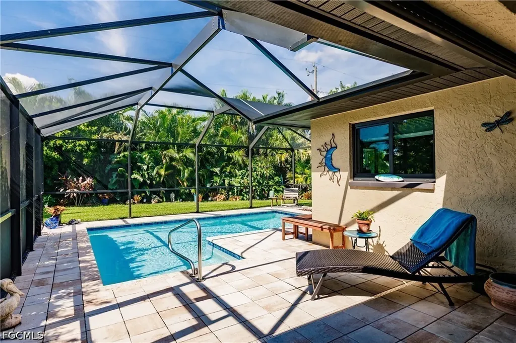 627 SE 34th Street Cape Coral FL 33904