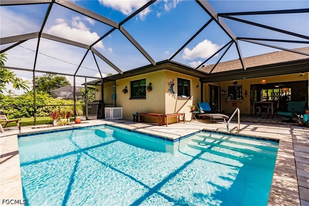 627 SE 34th Street Cape Coral FL 33904