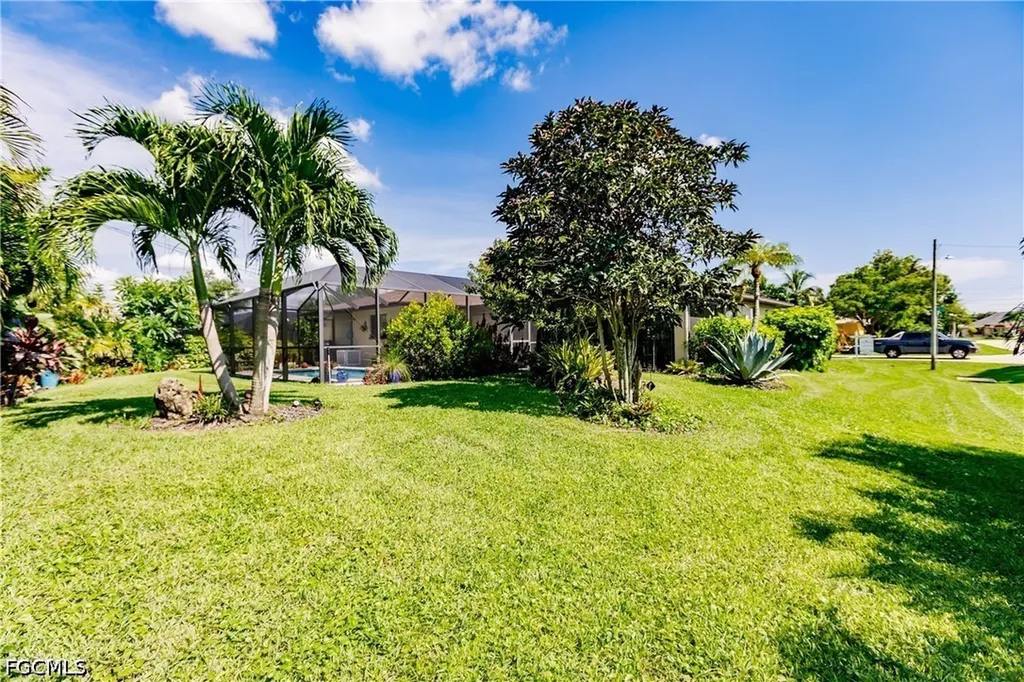 627 SE 34th Street Cape Coral FL 33904