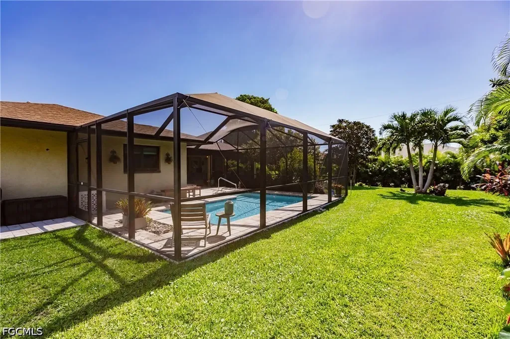 627 SE 34th Street Cape Coral FL 33904