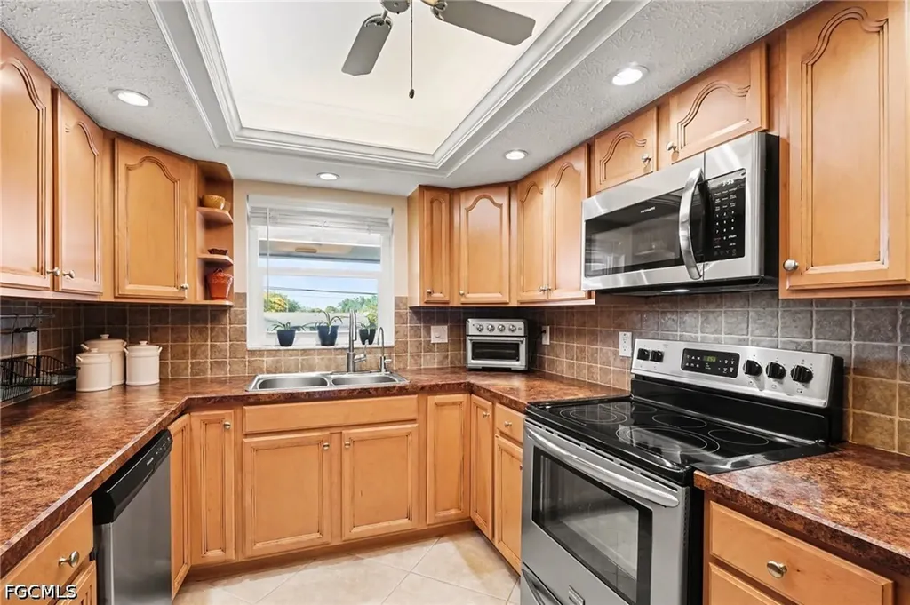 1206 SE 46th Street Cape Coral FL 33904