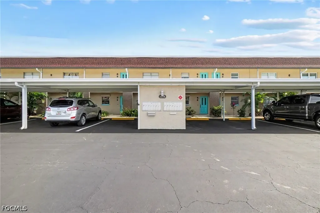 1206 SE 46th Street Cape Coral FL 33904