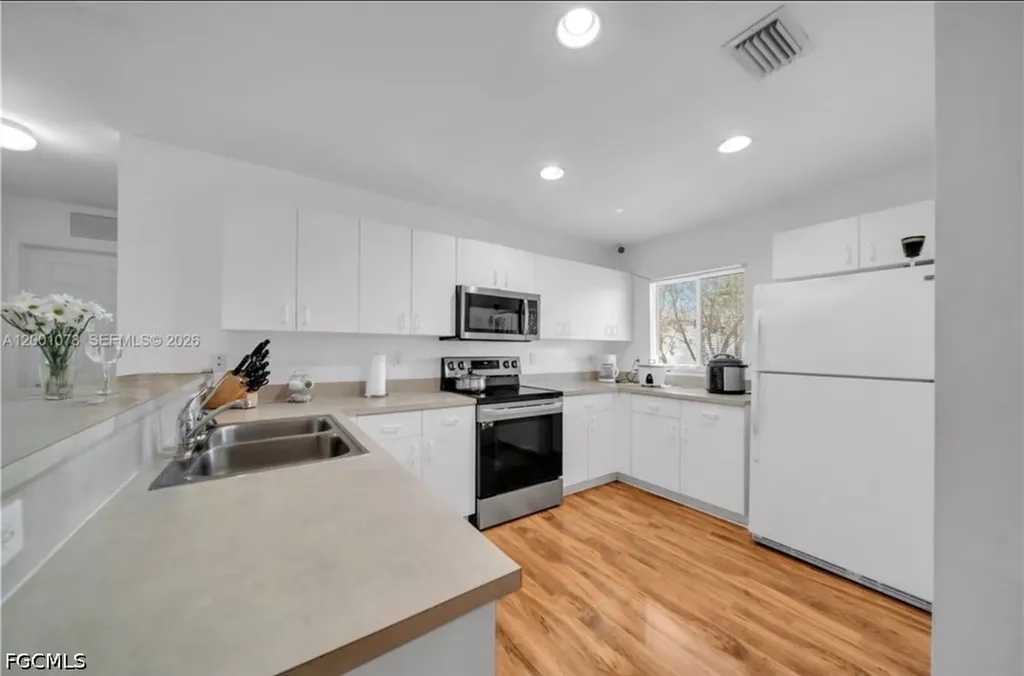 2840 NW 2nd Terrace Cape Coral FL 33993