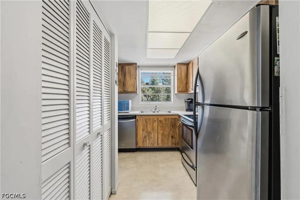 16881 Davis Road Fort Myers FL 33908