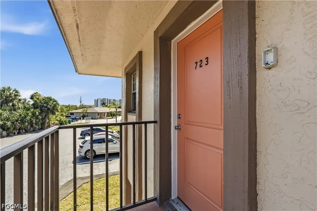 16881 Davis Road Fort Myers FL 33908