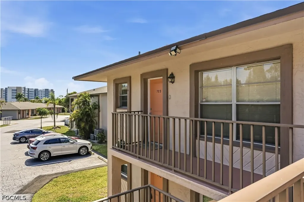 16881 Davis Road Fort Myers FL 33908