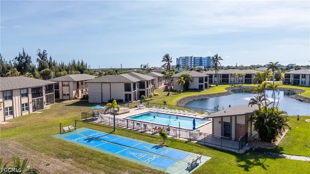 16881 Davis Road Fort Myers FL 33908
