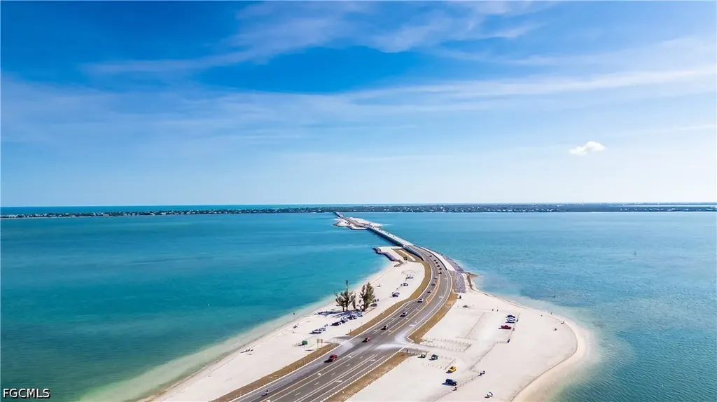 16881 Davis Road Fort Myers FL 33908