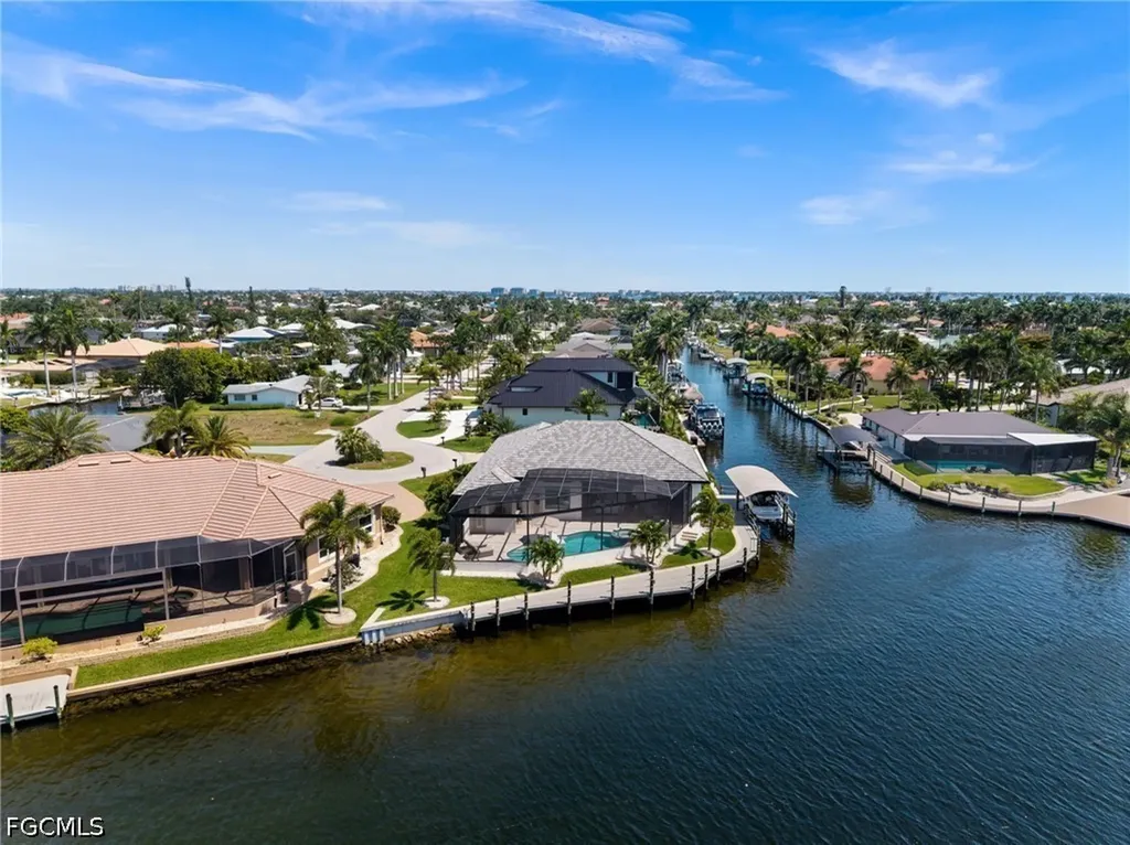 5201 Skylark Court Cape Coral FL 33904