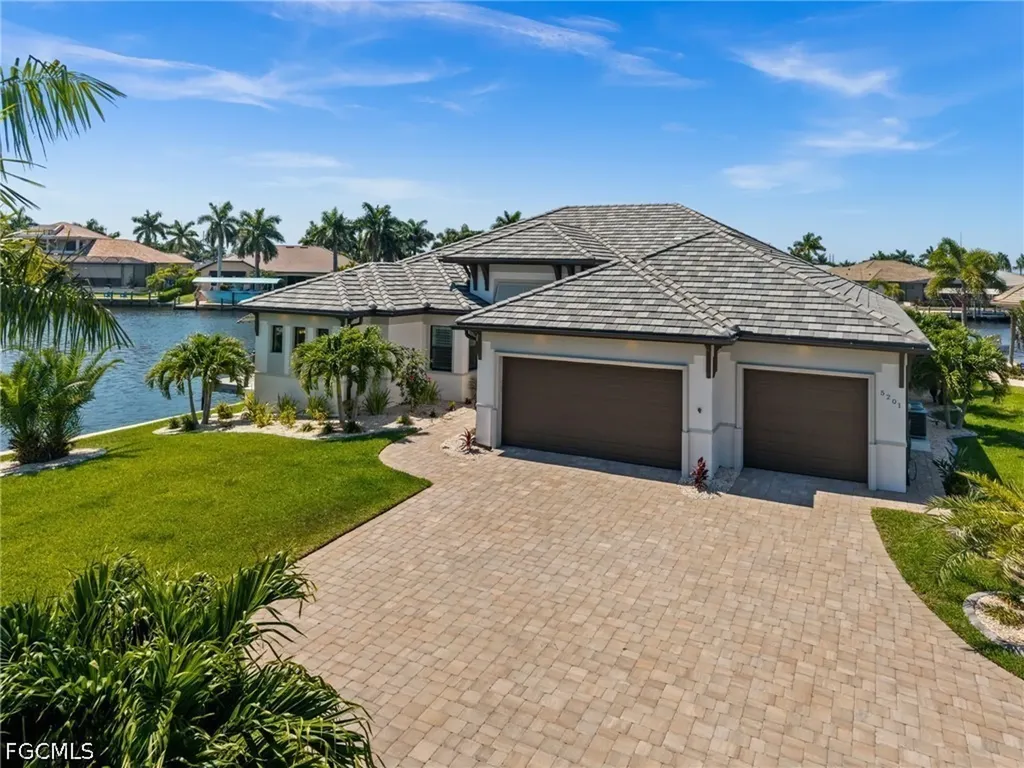 5201 Skylark Court Cape Coral FL 33904