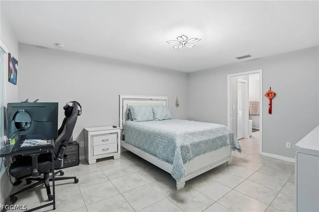 1201 NW 14th Place Cape Coral FL 33993