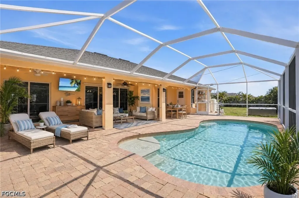 928 NW 5th Place Cape Coral FL 33993