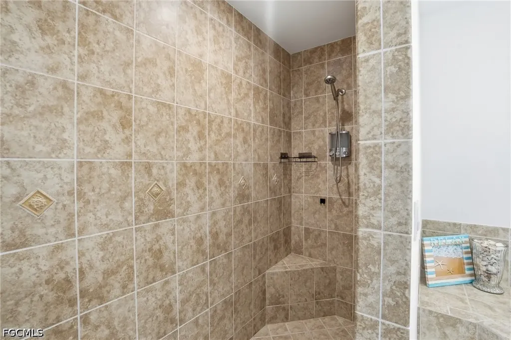 928 NW 5th Place Cape Coral FL 33993
