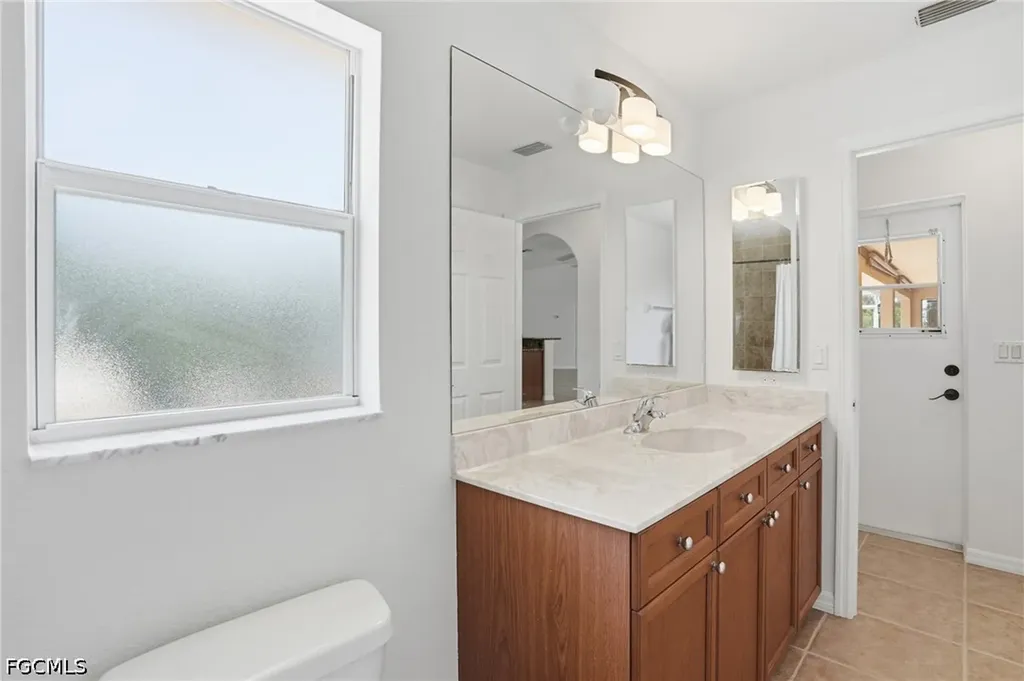 928 NW 5th Place Cape Coral FL 33993