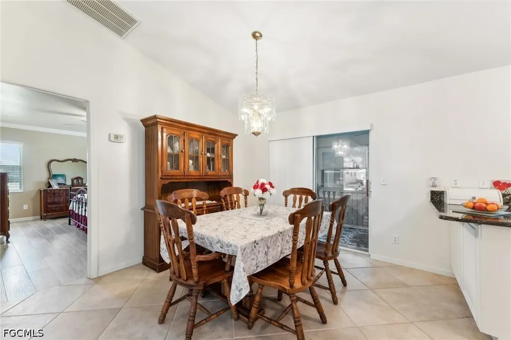 914 SW 3rd Avenue Cape Coral FL 33991