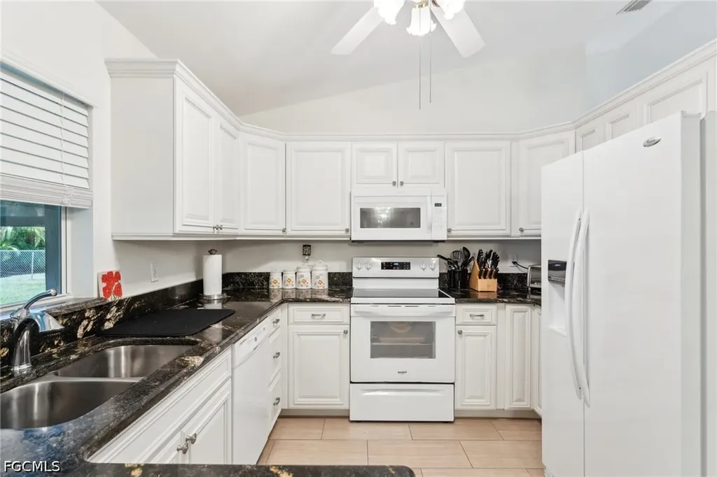 914 SW 3rd Avenue Cape Coral FL 33991