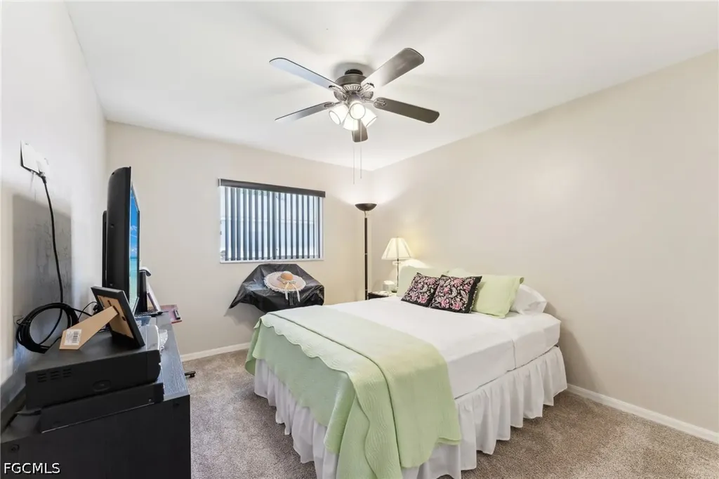 914 SW 3rd Avenue Cape Coral FL 33991