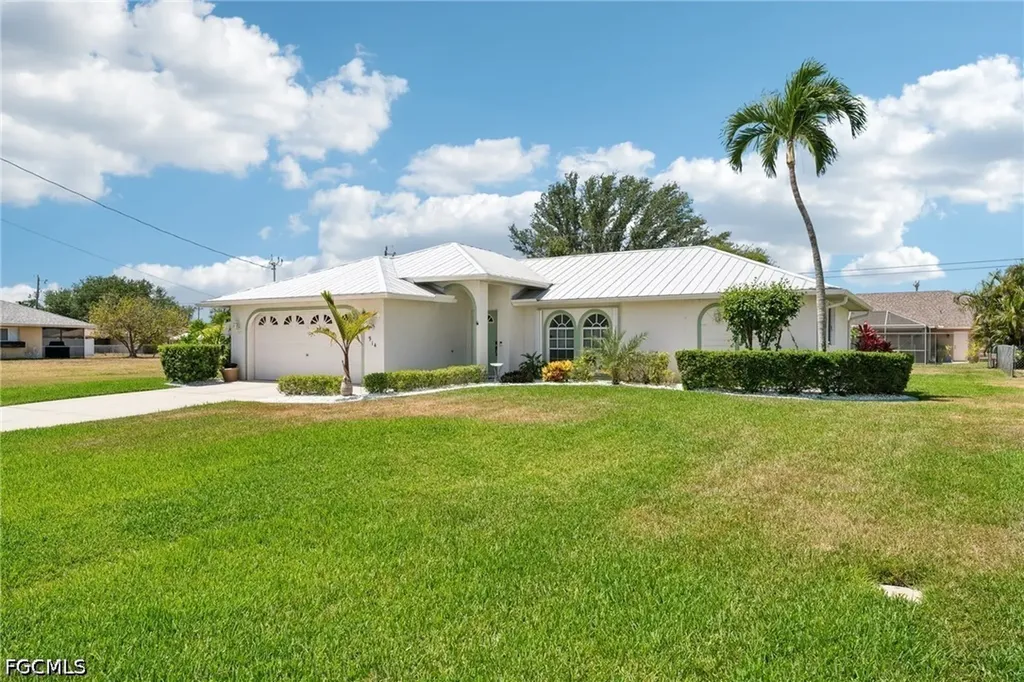 914 SW 3rd Avenue Cape Coral FL 33991