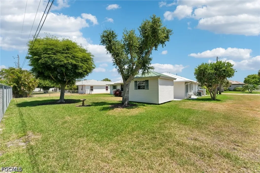 914 SW 3rd Avenue Cape Coral FL 33991