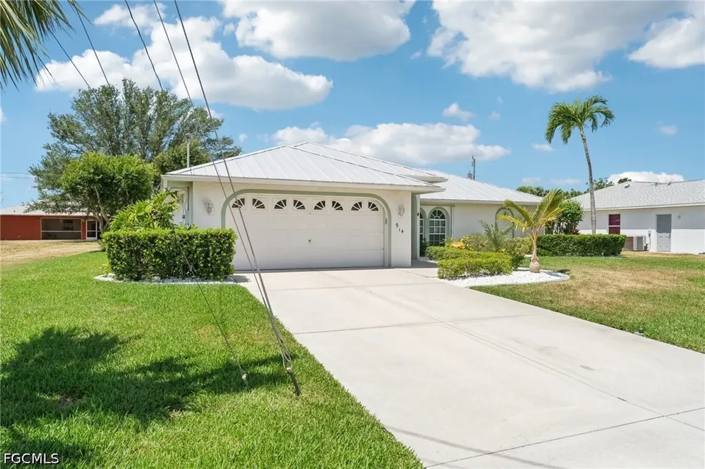 914 SW 3rd Avenue Cape Coral FL 33991