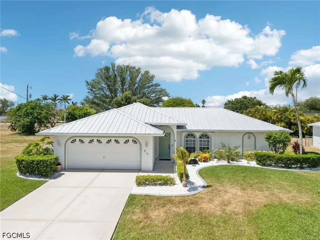 914 SW 3rd Avenue Cape Coral FL 33991