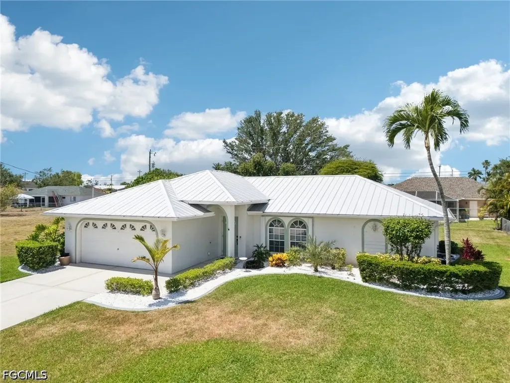 914 SW 3rd Avenue Cape Coral FL 33991
