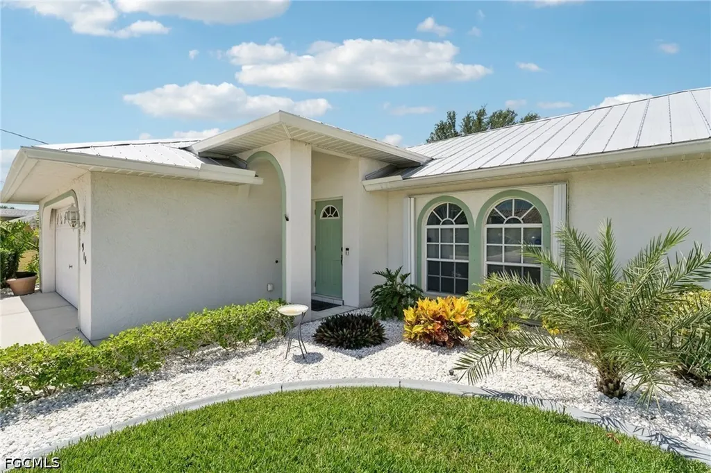 914 SW 3rd Avenue Cape Coral FL 33991