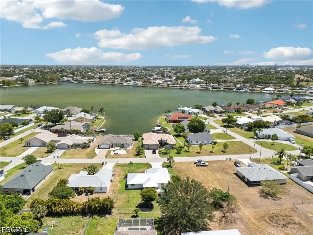 914 SW 3rd Avenue Cape Coral FL 33991