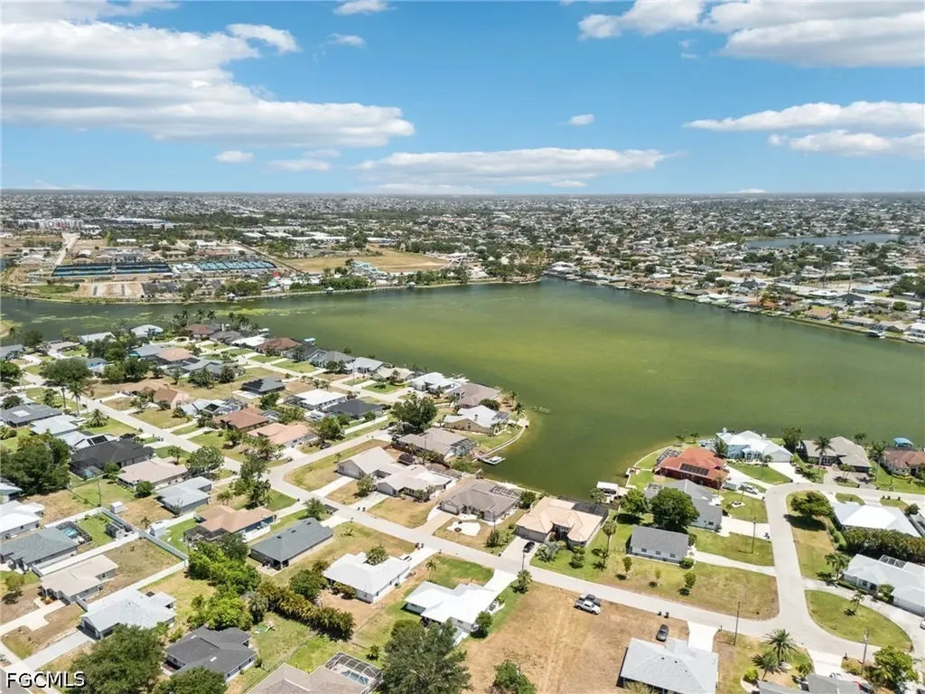 914 SW 3rd Avenue Cape Coral FL 33991
