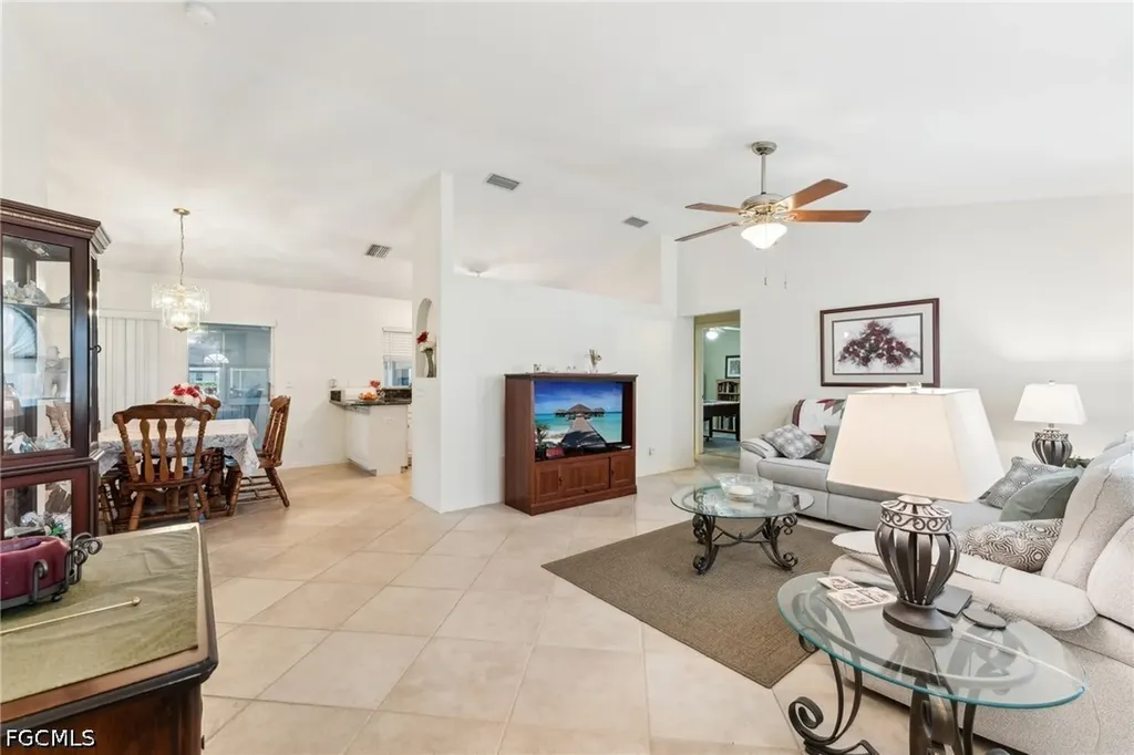 914 SW 3rd Avenue Cape Coral FL 33991