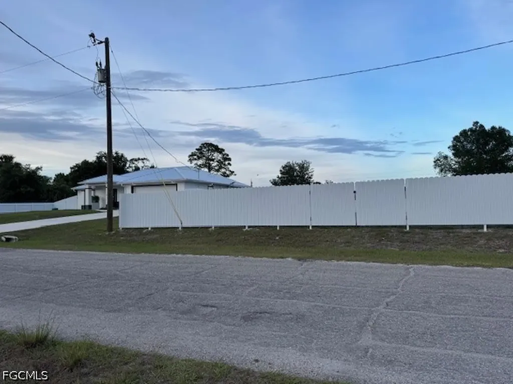 3323 Clearview Circle Labelle FL 33935