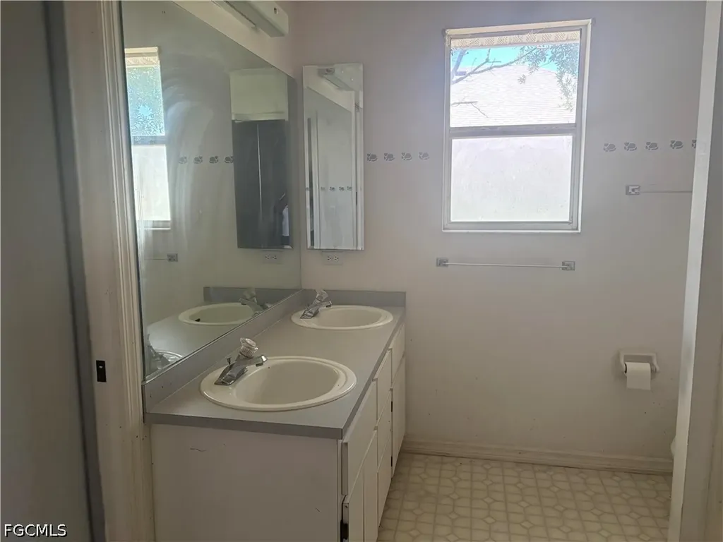 306 SW 29th Street Cape Coral FL 33914