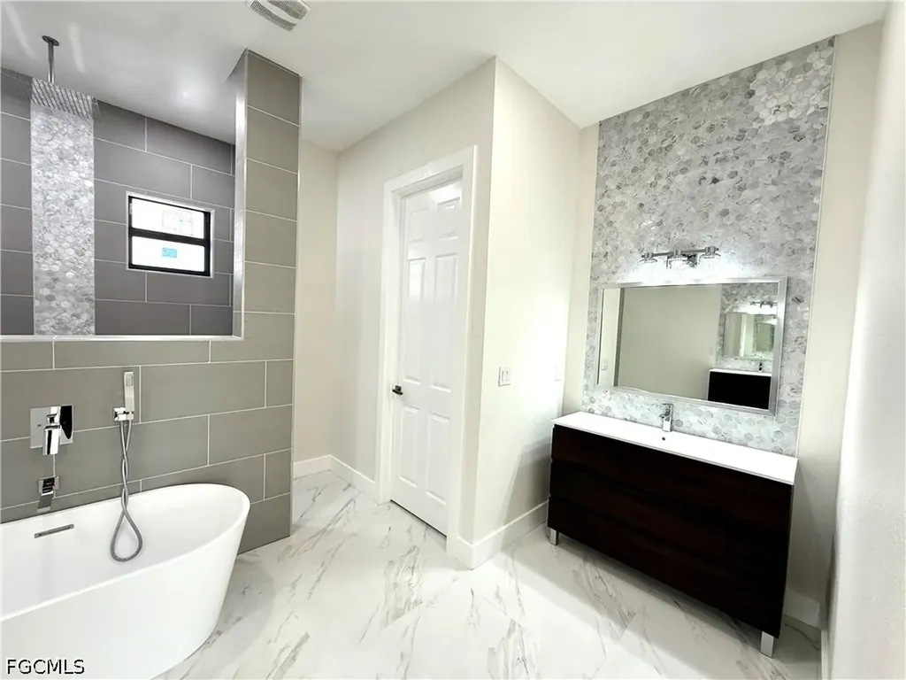 2006 NW 21st Street Cape Coral FL 33993