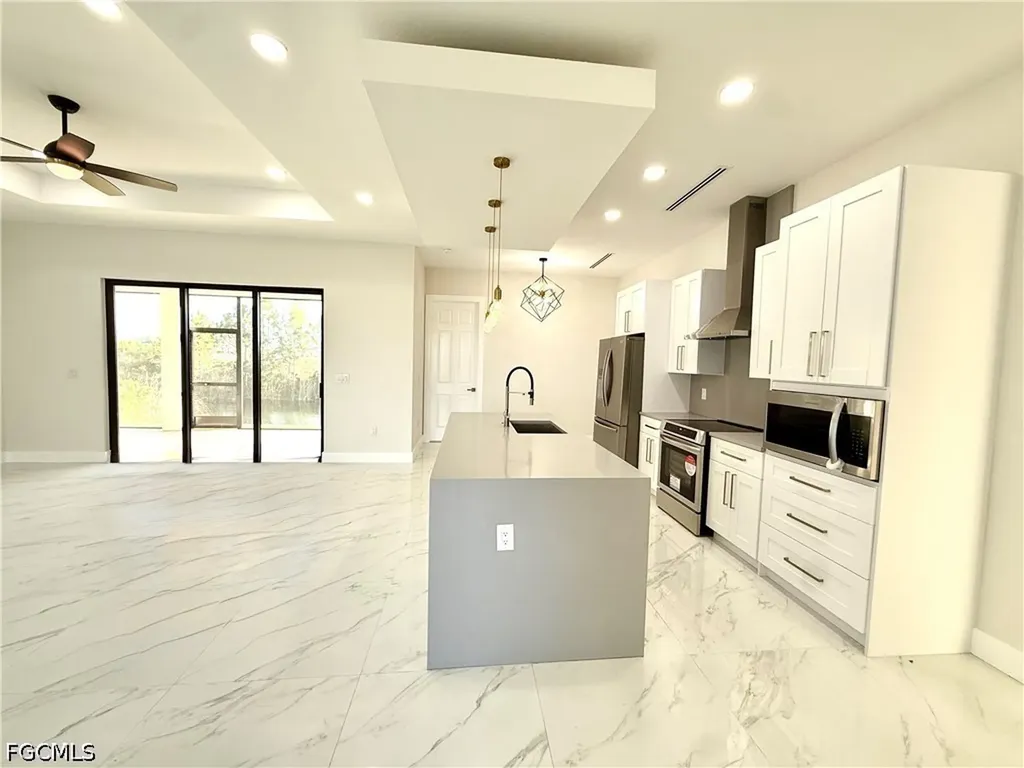 2006 NW 21st Street Cape Coral FL 33993